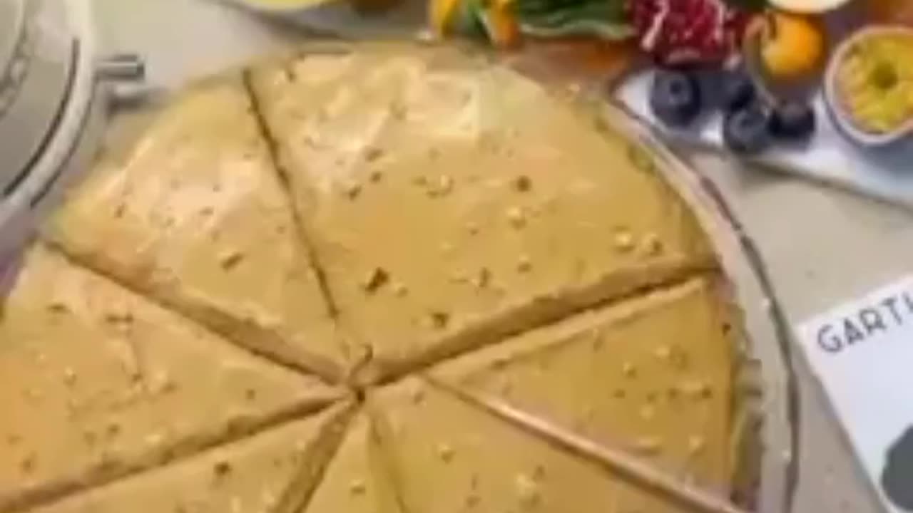 Great way to cut cake