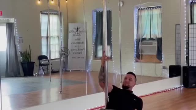 New trick I learned while trying pole fitness. What you guys think