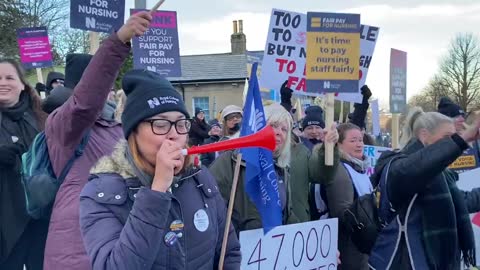 Thousands of nurses go on 48-hour strike in ongoing dispute over pay in the UK