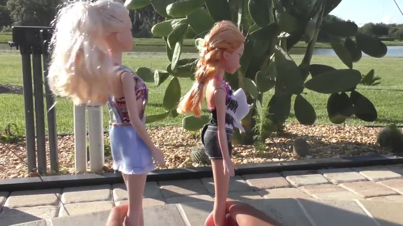 POOL ! Elsa and Anna toddlers - Barbie - boat ride - floaties - swim - water fun - splash