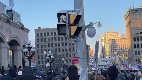 Police in Ottawa Now move In with horses