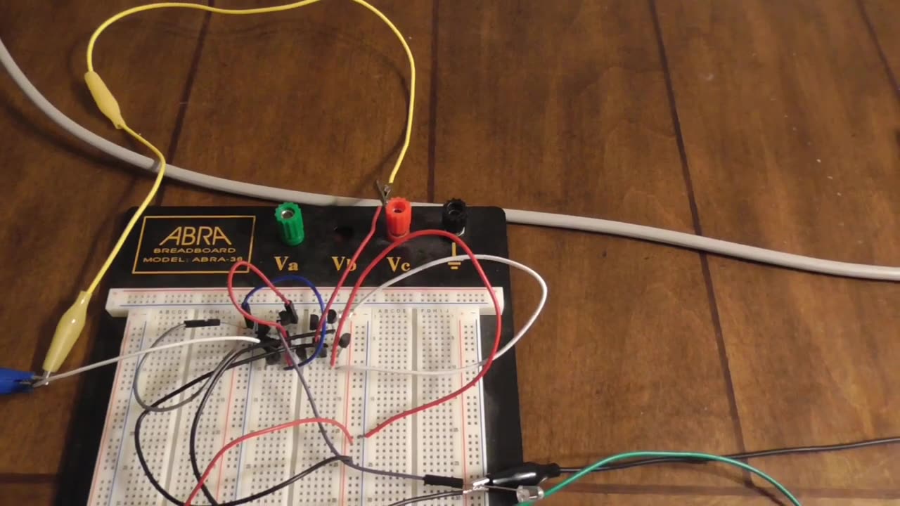 Ambient Powered AC Amplifier And Oscillator Square Wave Generator