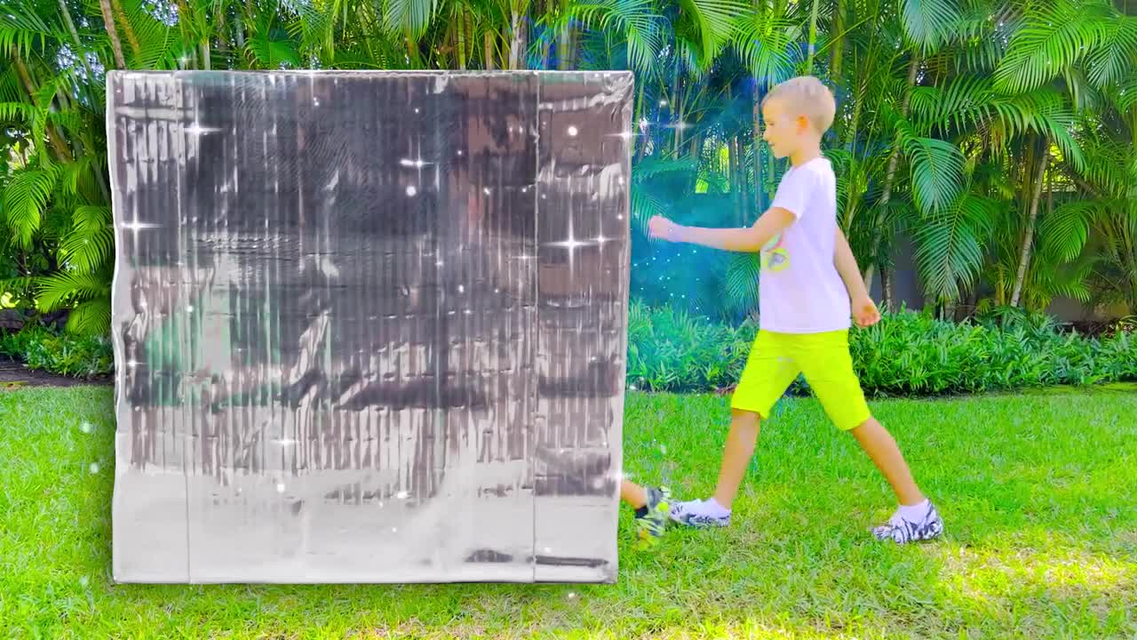 Vlad and Niki Inside the Magic Cube Challenge