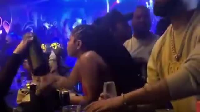 Drake Show His Bartender Skills In Miami Bar