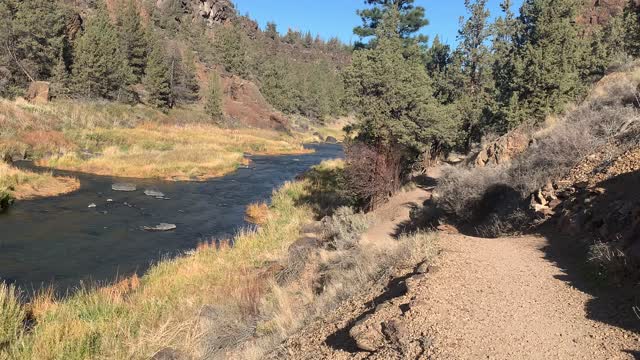 Central Oregon – Smith Rock State Park – The Mighty Crooked River – 4K