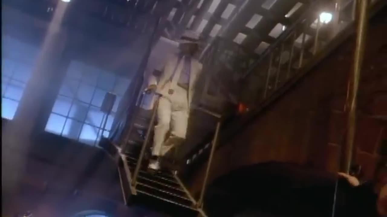 Michael Jackson - Smooth Criminal (Official Video)