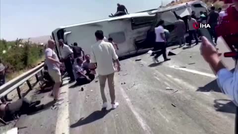 WARNING: GRAPHIC CONTENT – At least 32 killed in Turkey in separate crashes