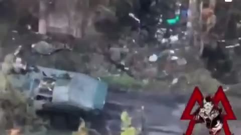 Ukrainian forces evacuating their injured soldiers