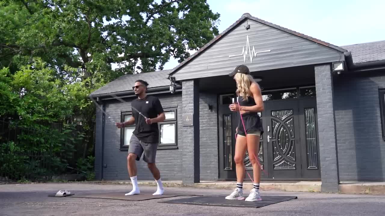 Running-man footwork tutorial with Lauren Jumps!