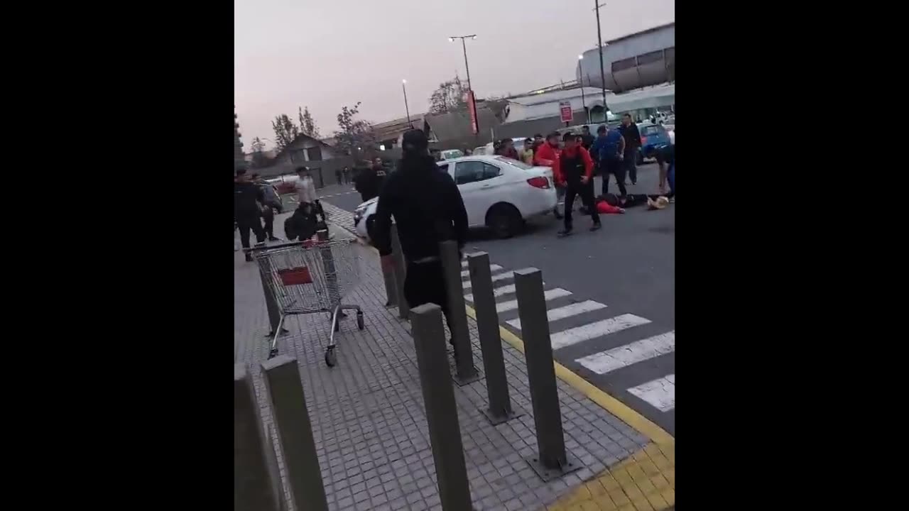 Guard Ran Over By Looters He Tried To Stop