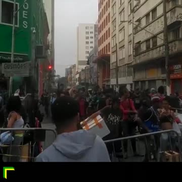 Comerciantes da Cracolândia colocaram grades de ferro contra drogados