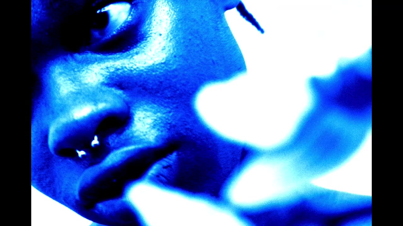 Elia Green: Pretty Girls (music video)