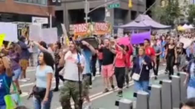 COURAGEOUS New Yorkers Will Not Stand By Idly as Tyranical Officials Promote Vaccine Passports!