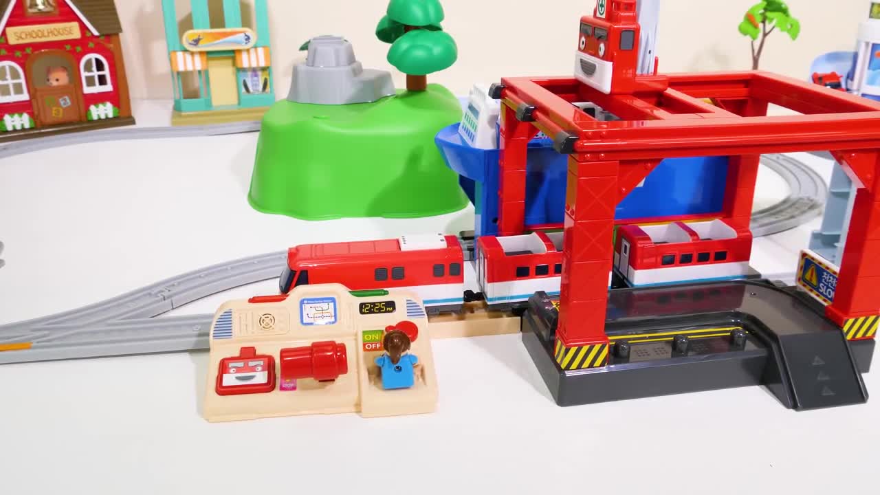 Train Video for Kids Toy Learning with Titipo!