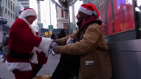 Homeless Christmas 2023 Santa Gives Presents to Homeless People 2023