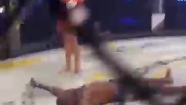 That elbow was FLUSH 😬 (via @naiza.mma/IG)