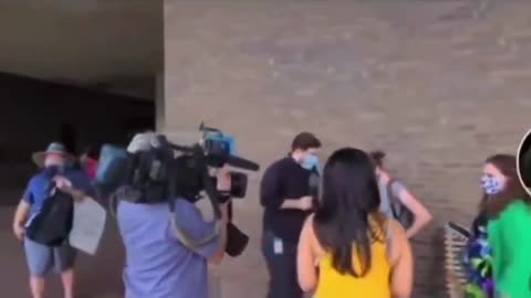 Man confronts CNN and trolls them hard - [08/19/2021]