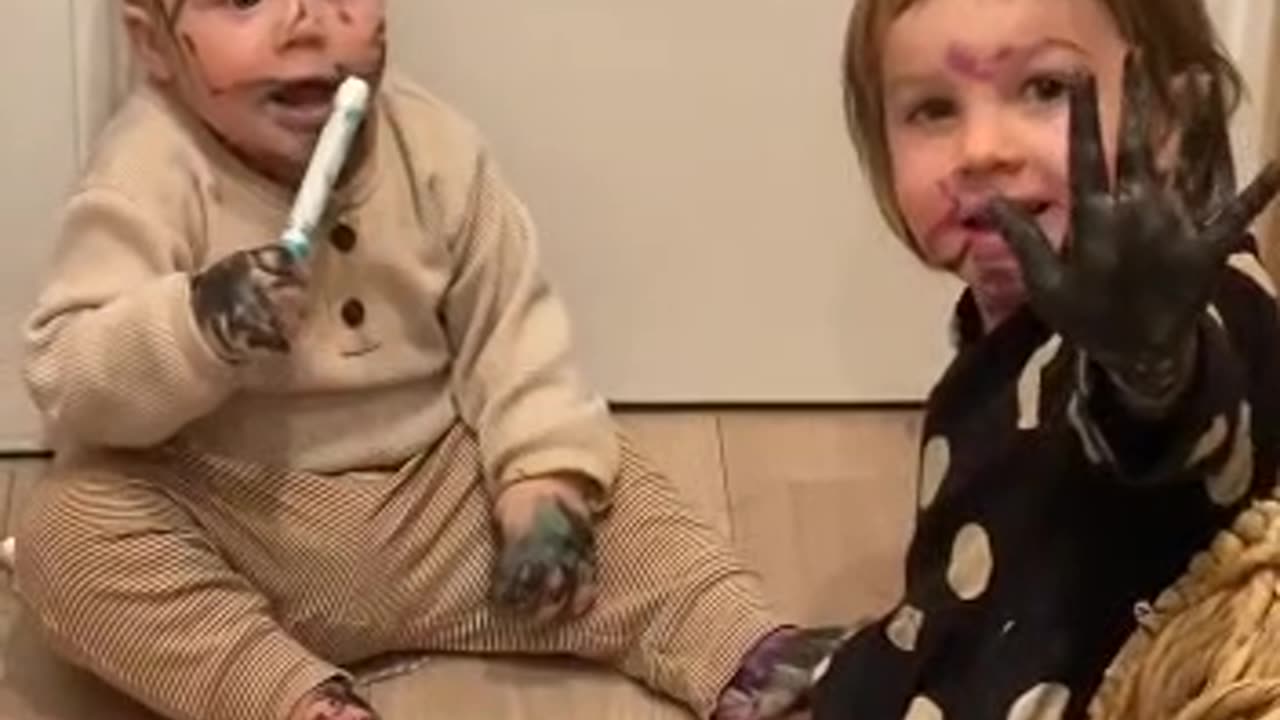 Funny kids painting each other๐๐#innocent kids