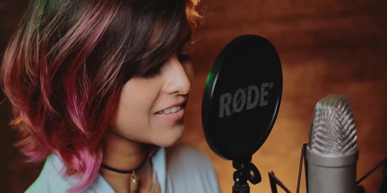 Manike Mage Hithe මැණිකේ මගේ හිතේ - Official Cover - Yohani & Satheeshan