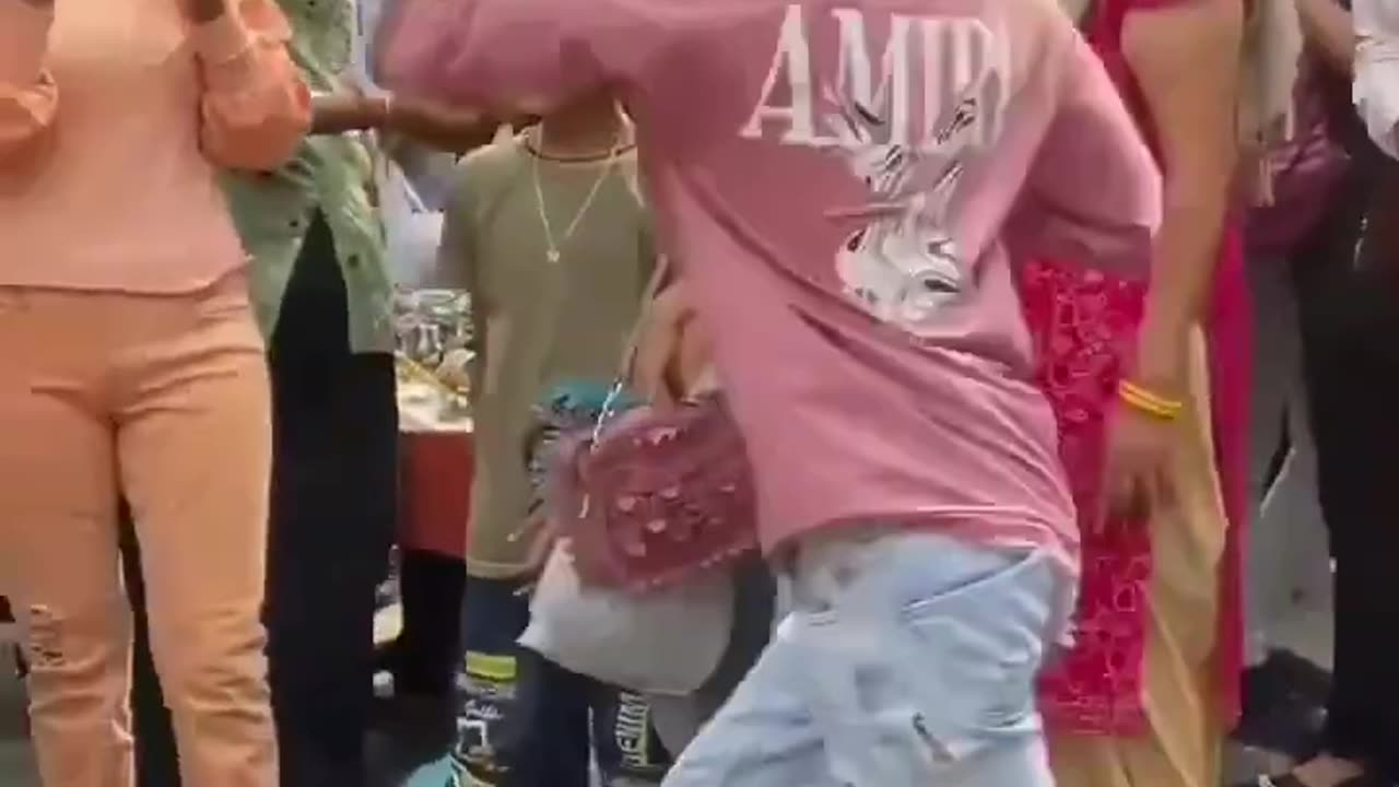 crazy dance on public 🤣🤣