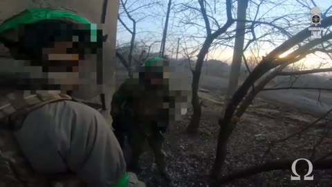 Ukrainian soldiers try to defend Bakhmut