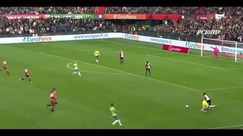 MAN UTD TYRONE MALACIA PROVES WHY TEN HAG LOVES HIM AS A PLAYER