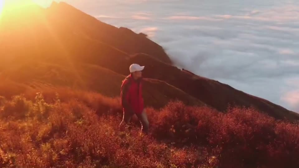 walk on clouds. The magnificent beauty of Vietnam