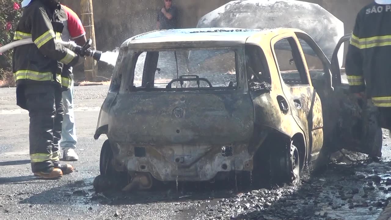 INCÊNDIO NO CARRO - PIMPÃO REPÓRTER.