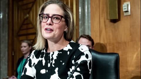 Sinema leaving the Democratic Party and registering as an independent