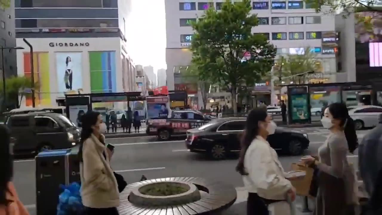 20210423_V3_S02(PFbGWjSWnVM)능력 없는 것들이 자꾸 앉아 나라를 망쳐 걱정예요!