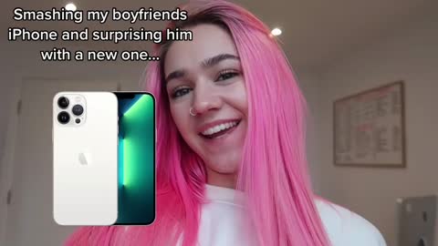 Smashing my BF iPhone and surprising with a new one