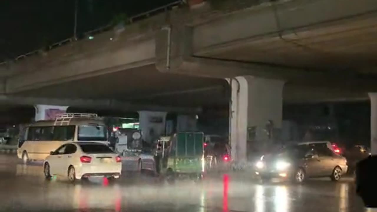 Rain in Islamabad ♥️💔😔#rain#islamabad#rawalpindi#potery