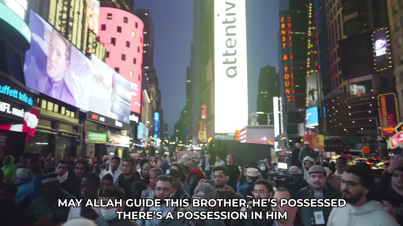 POSSESSED Christian does THIS to Muslims! Taraweeh in Times Square!