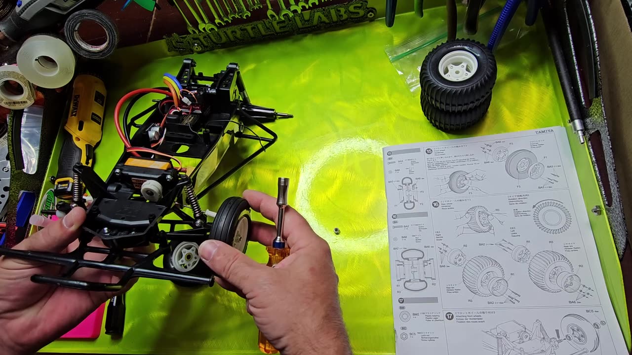 Tamiya Grasshopper Candy Green Edition Kit Build EP16