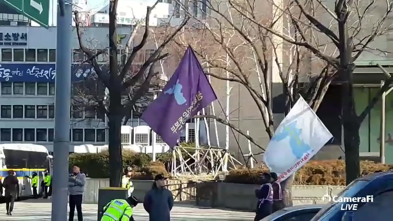 20190107_V3_S04(-hOyr7y3flw)미군철수를 외치는 집회에 홀로 뛰어든 애국시민!!!