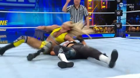 Charlotte flair vs Bayley