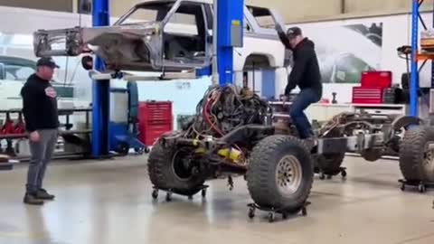 Disassembly of waste automobile frame