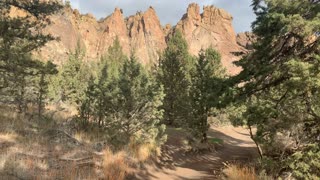 Central Oregon – Smith Rock State Park – Hiking Wolf Tree Trail – 4K