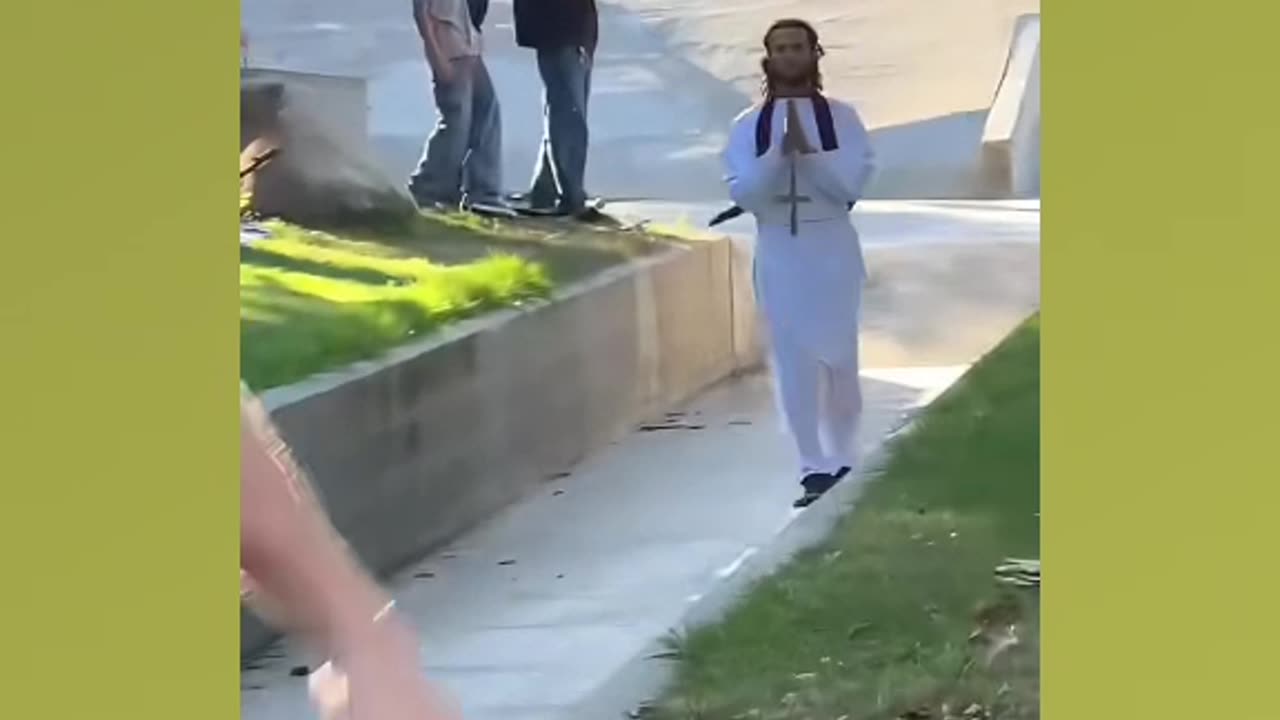 Boy dressed as Jesus seeks Redemption on SKATE