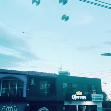 What the fuck is this thing that appeared in the sky, anyone know how to tell me