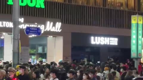 Seoul Halloween 2022 Korea - Itaewon huge