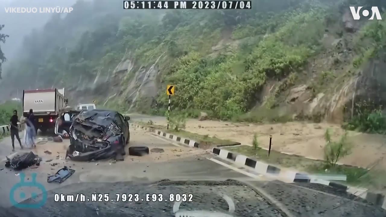 giant rock hits rangerover