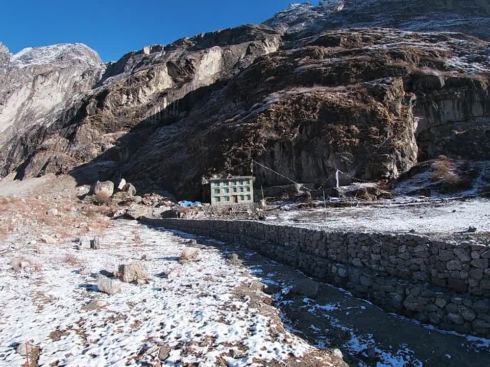 Only house survived during avalanche 2015