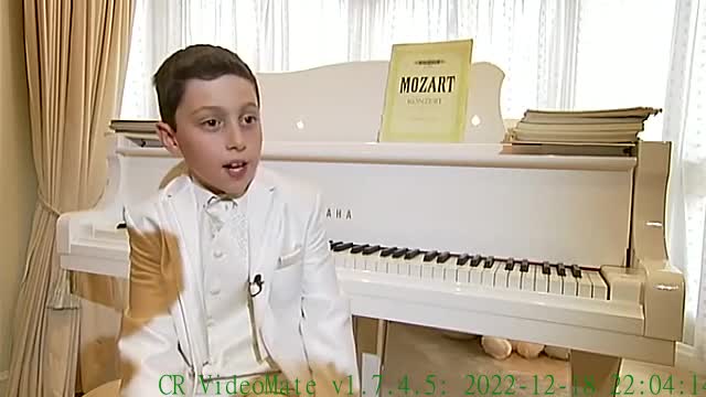 CHILD PRODIGY_ Nine-year-old is youngest ever degree-level pianist