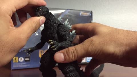 S.H. MonsterArts Godzilla 2004 (Figure Review)