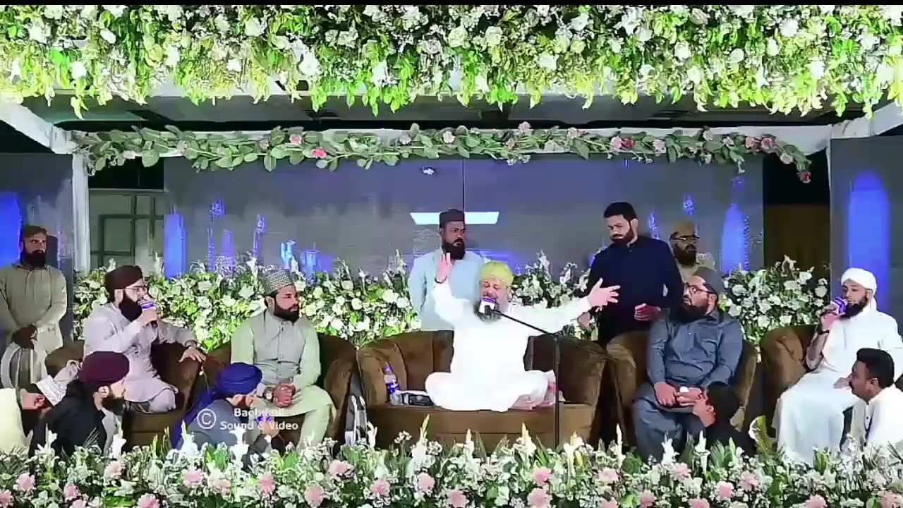 Zahe Qismat Madina Ja Raha Hoon - Owais Raza Qadri New Kalam