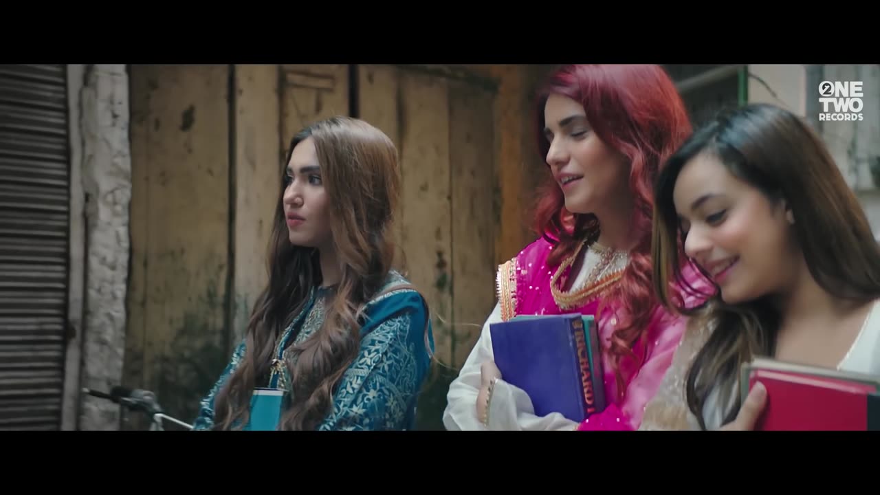 Baari by Bilal Saeed and Momina Mustehsan - Official Music Video