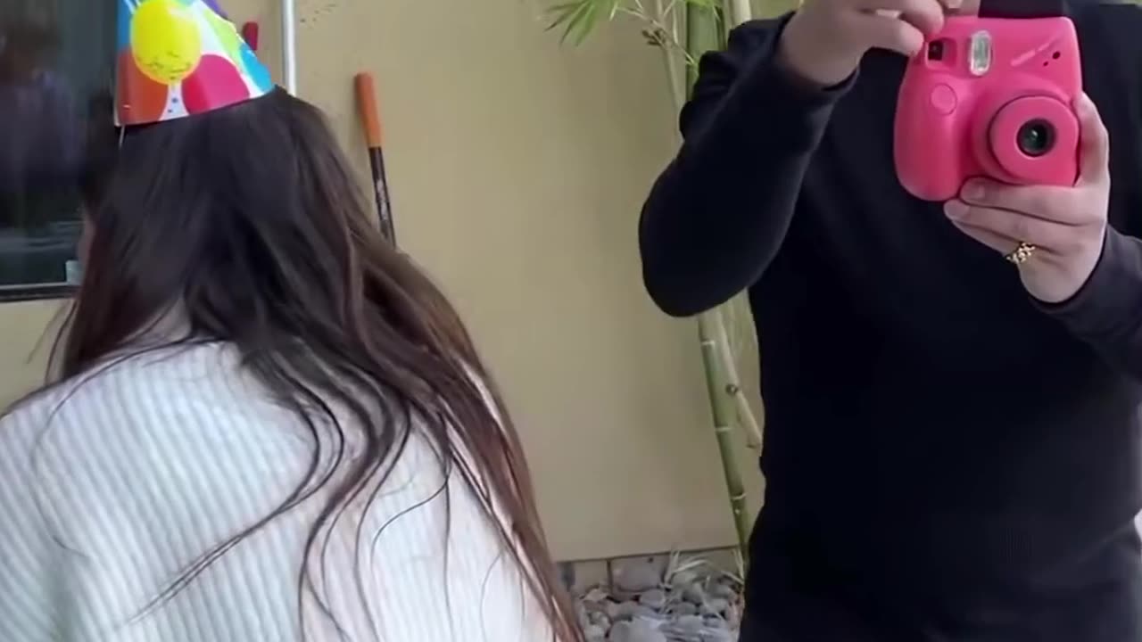 When he saw a photo 👯🙃#shorts#funnyvideo