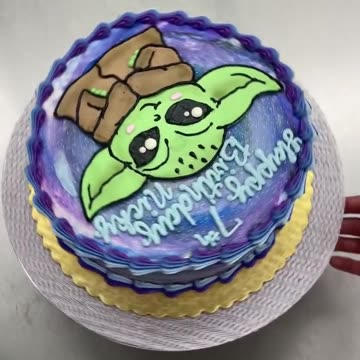 How to Make an Adorable Baby Yoda Cake