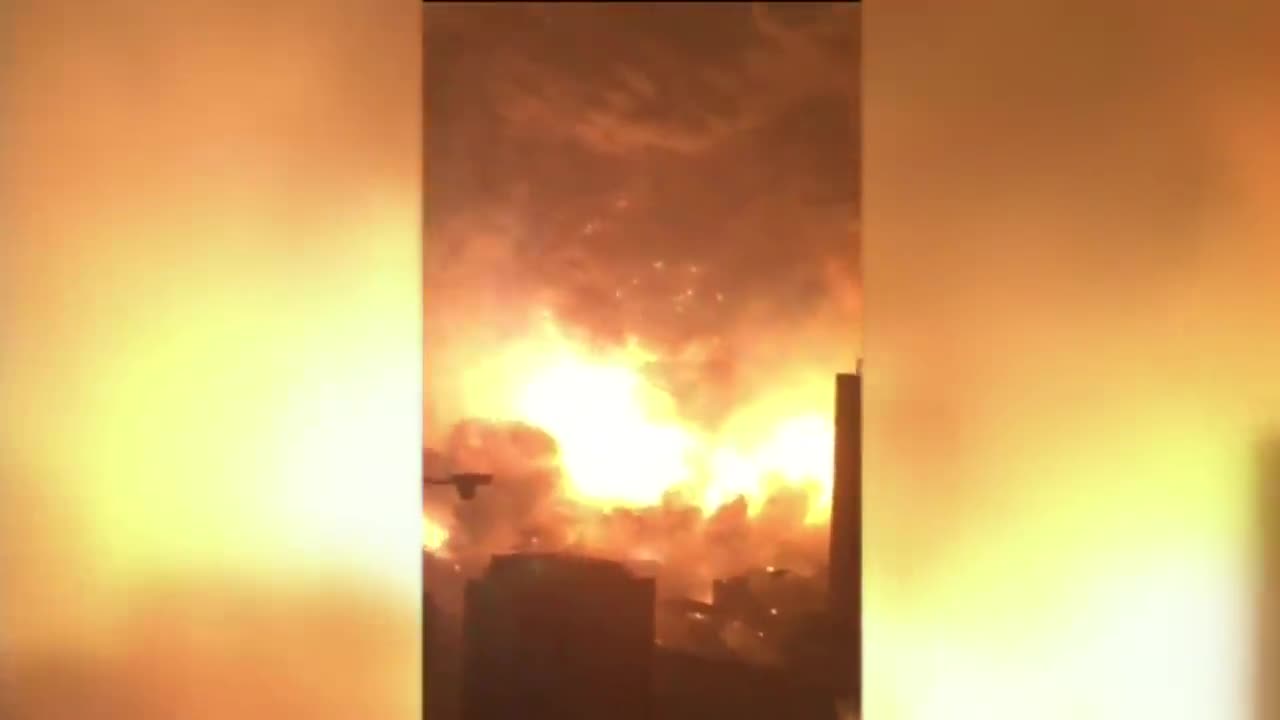 Tianjin explosion video captures fear of eyewitnesses - BBC News